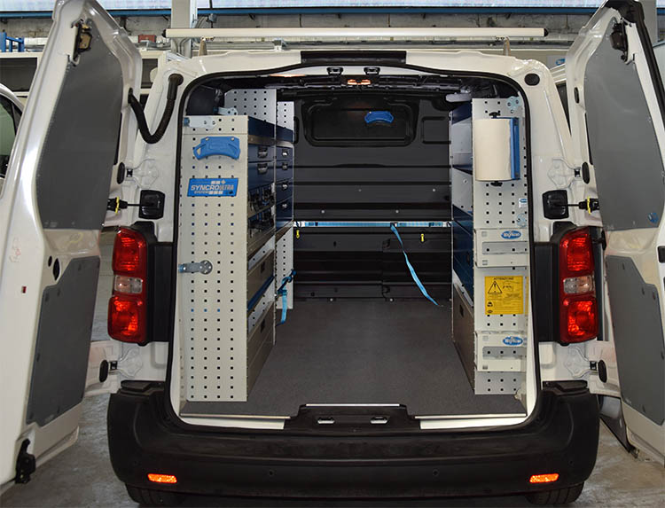 Proace utrustad med Syncro System
