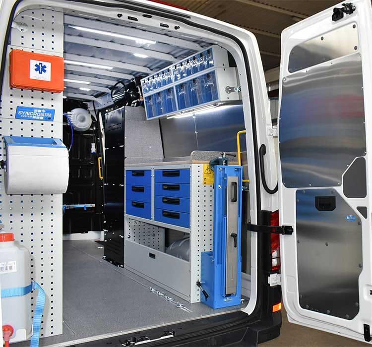 Vw verktygslåda med fällbar skruvstädhållare och arbetshylla, Syncro System