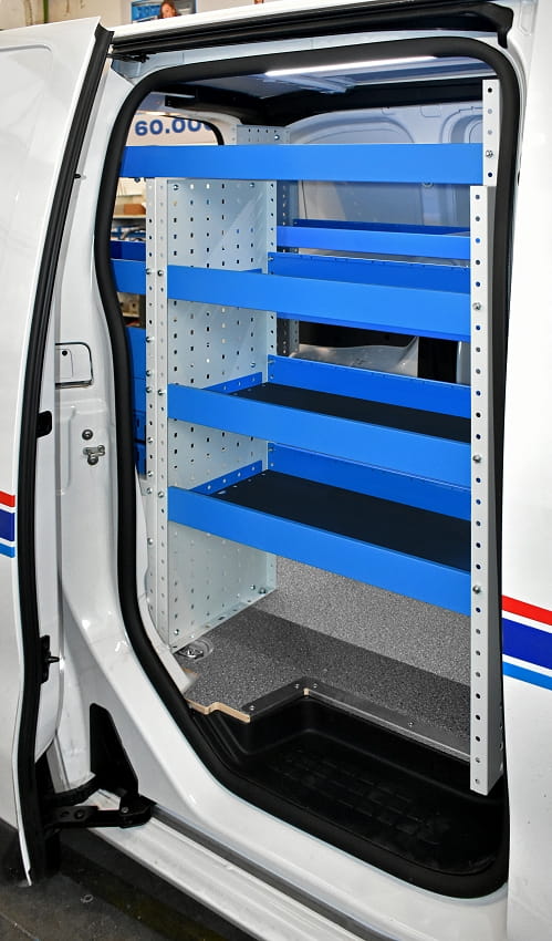 Hyllor som nås från utsidan av Vivaro Syncro System