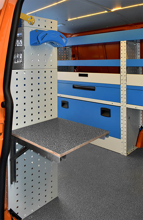 Fällbart bord på sidan Syncro System Ultra-utrustning i Transporter
