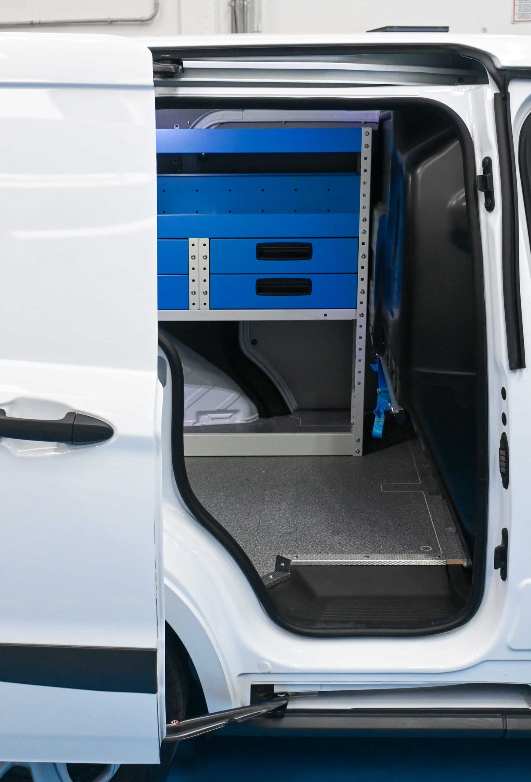 Courier med Syncro System lådor